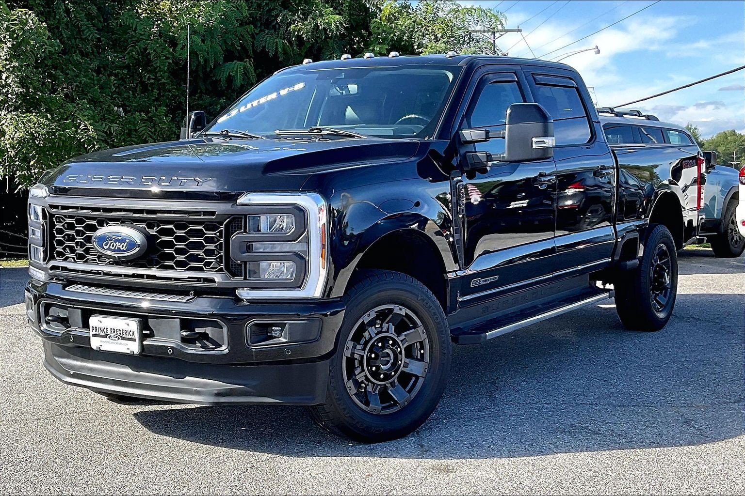 Used 2024 Ford F350 Lariat w/ Lariat Ultimate Package AWD/4WD image 3
