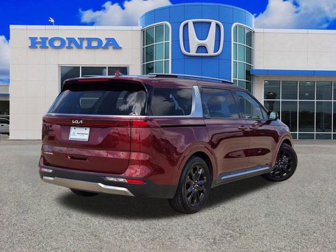 Used 2023 Kia Carnival SX Prestige FWD image 3
