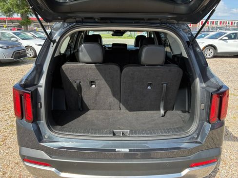Used 2024 Kia Sorento S FWD image 29