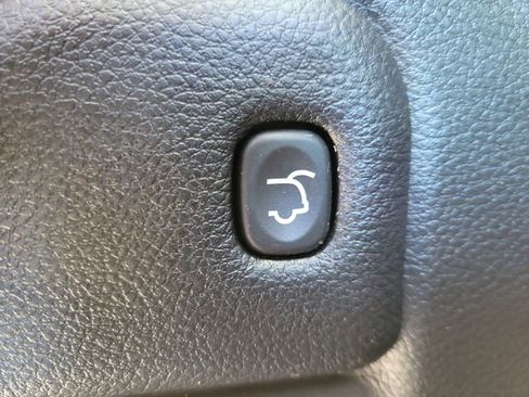 Used 2022 Jeep Grand Cherokee Laredo X AWD/4WD image 9