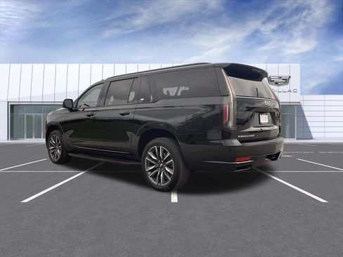 Used 2024 Cadillac Escalade ESV Sport AWD/4WD image 6