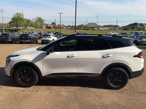 Used 2024 Kia Sportage X-Pro image 3