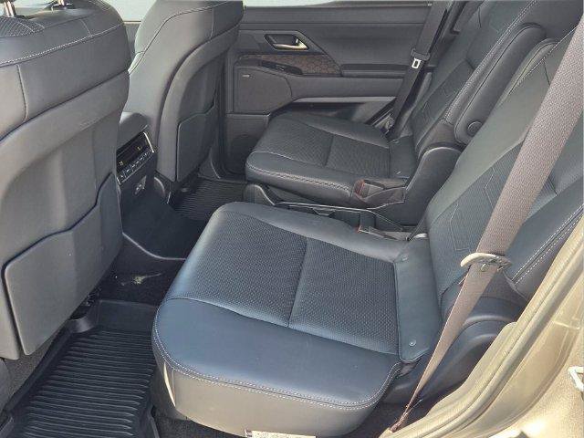 Used 2024 Lexus GX 550 w/ Accessory Package (2T) AWD/4WD image 12