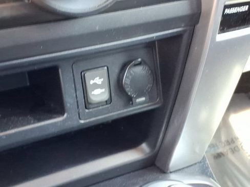 Used 2014 Toyota 4Runner SR5 AWD/4WD image 10