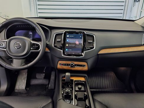 Certified 2024 Volvo XC90 B5 Plus image 25