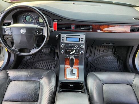 Used 2008 Volvo XC70 3.2 image 32