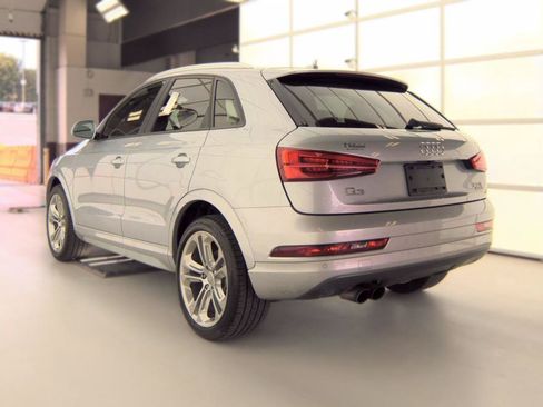 Used 2018 Audi Q3 2.0T Premium w/ Convenience Package AWD/4WD image 4