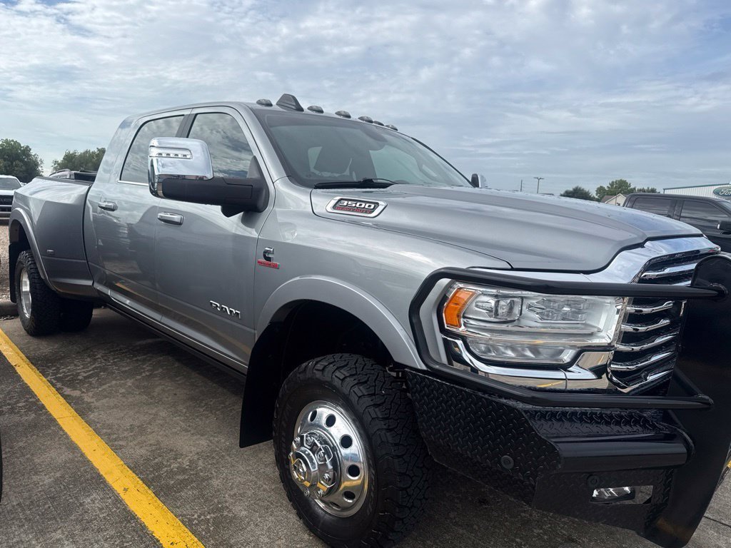 Used 2024 RAM 3500 Limited w/ Towing Technology Group AWD/4WD image 3
