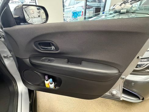 Used 2019 Honda HR-V Sport image 40