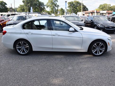 Used 2018 BMW 330i xDrive Sedan w/ Convenience Package image 7