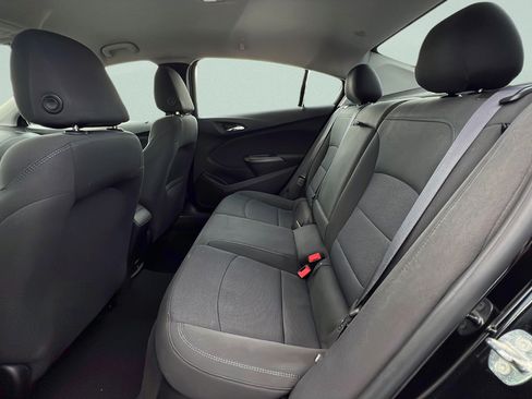 Used 2017 Chevrolet Cruze LT w/ Convenience Package FWD image 10