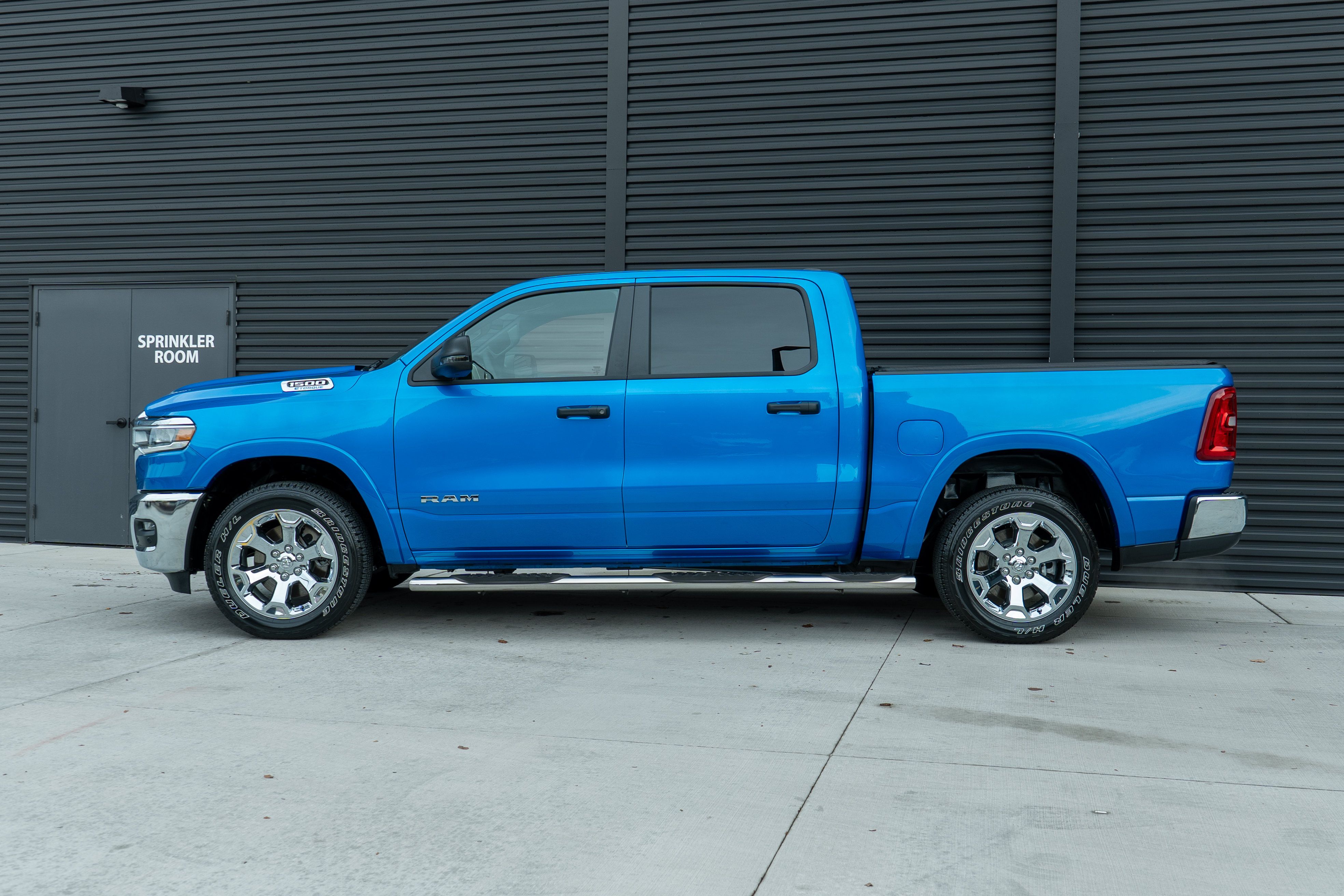 Used 2025 RAM 1500 Big Horn AWD/4WD image 8