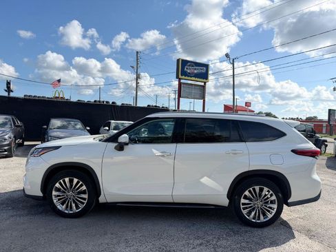 Used 2020 Toyota Highlander Platinum FWD image 8