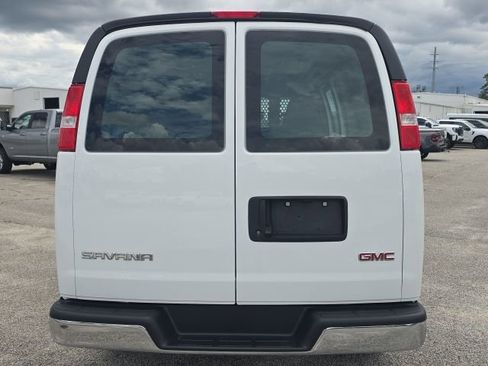 Used 2024 GMC Savana 2500 w/ Driver Convenience Package image 4