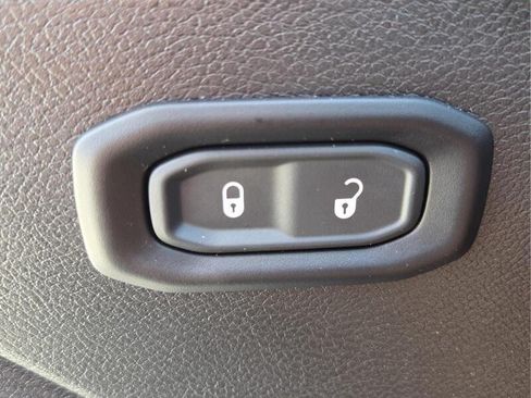 Used 2025 Jeep Wrangler Unlimited Sport AWD/4WD image 24