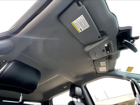 Used 2021 Ford F150 Lariat image 14