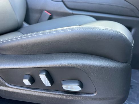 Used 2022 Cadillac XT5 Sportv w/ LPO, ONYX Package image 22