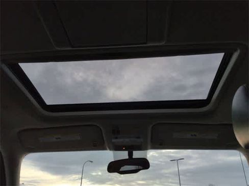 Used 2013 Chevrolet Avalanche LTZ image 22