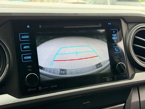 Used 2019 Toyota Tacoma TRD Sport w/ Technology Package AWD/4WD image 23