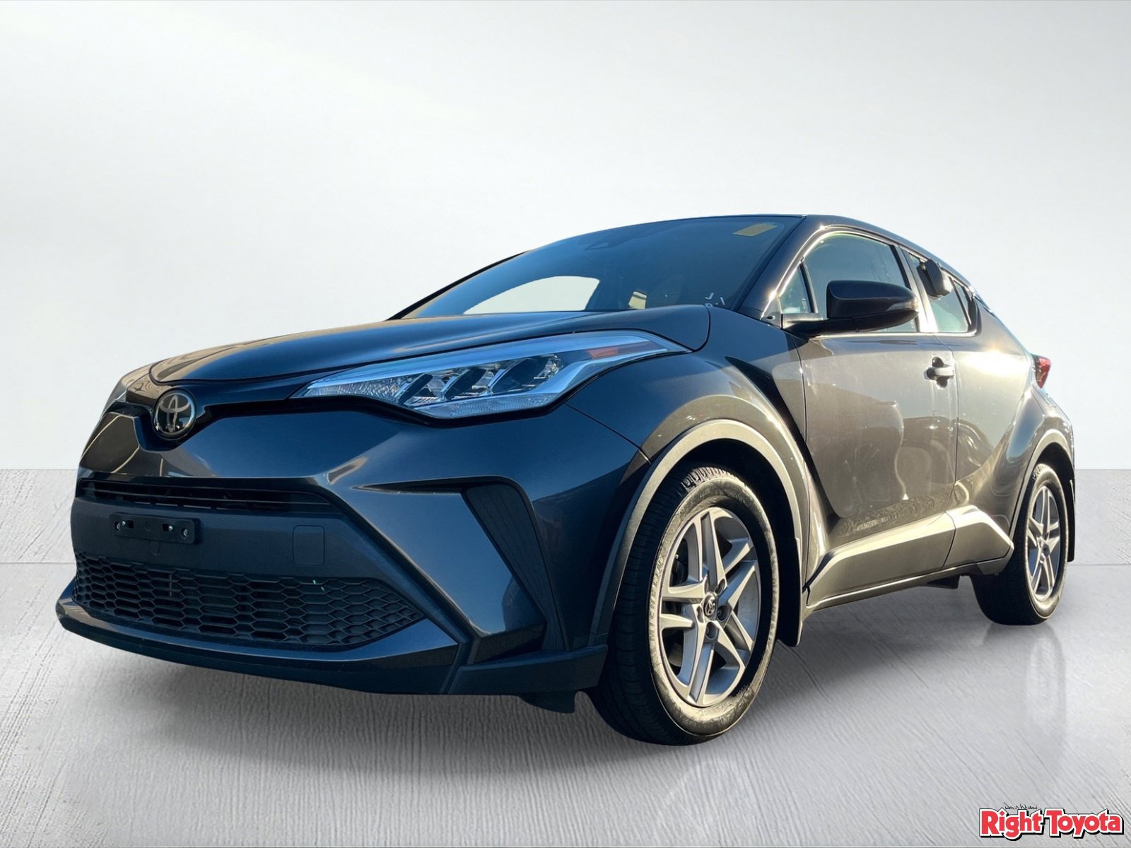 Used 2021 Toyota C-HR LE FWD image 2