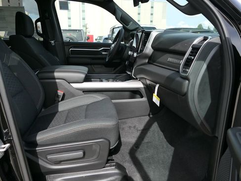New 2026 RAM 1500 4x4 Crew Cab image 24