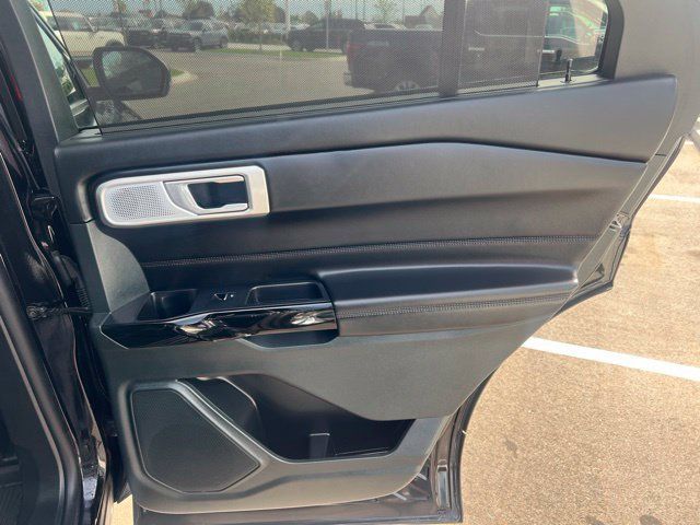 Used 2023 Ford Explorer Platinum w/ Technology Package AWD/4WD image 13