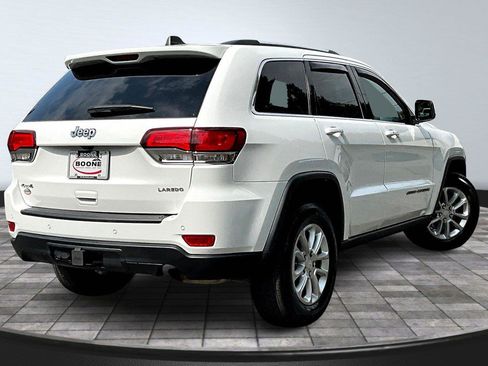 Used 2021 Jeep Grand Cherokee Laredo AWD/4WD image 22