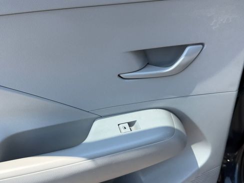 Used 2024 Hyundai Kona SEL AWD/4WD image 8