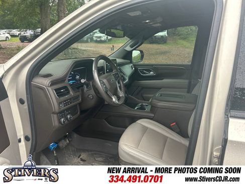 Used 2022 Chevrolet Tahoe Z71 w/ Luxury Package AWD/4WD image 10