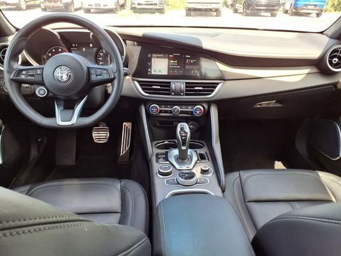 Used 2023 Alfa Romeo Giulia Ti RWD image 17