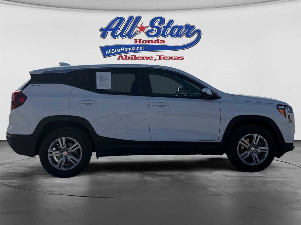 Used 2024 GMC Terrain SLE AWD/4WD image 4