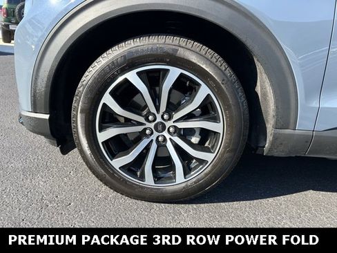 Used 2025 Ford Explorer ST-Line w/ Premium Package image 9