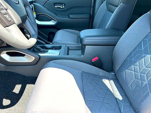 New 2026 Nissan Frontier SV w/ SV Convenience Package image 10