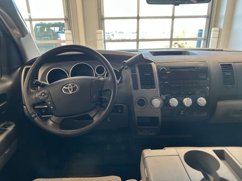 Used 2012 Toyota Tundra 4x4 CrewMax image 16