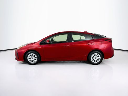 Used 2020 Toyota Prius LE FWD image 4
