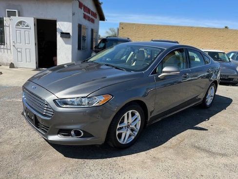 Used 2014 Ford Fusion SE w/ Equipment Group 202A image 5