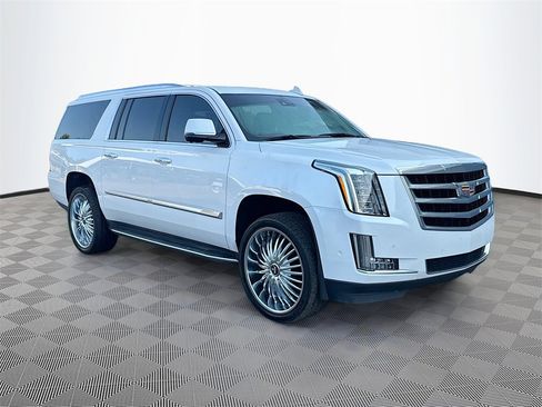 Used 2020 Cadillac Escalade ESV Luxury image 4