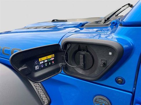 Used 2024 Jeep Wrangler Unlimited Rubicon 4xe w/ Capability Package image 15