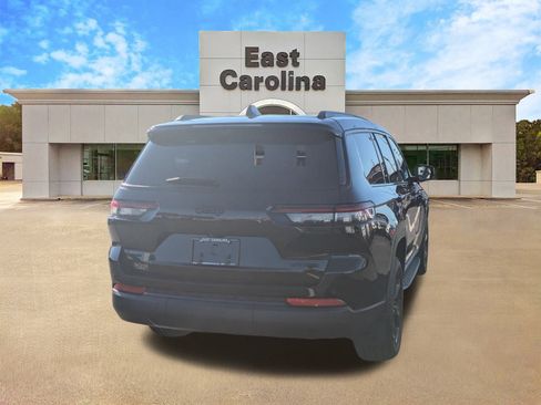 Certified 2024 Jeep Grand Cherokee L Limited w/ Luxury Tech Group II image 3