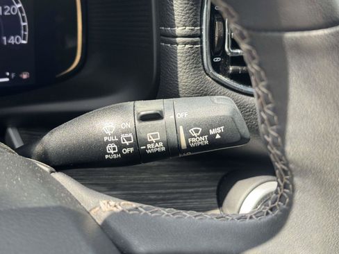 Used 2022 Jeep Wagoneer Series II AWD/4WD image 19