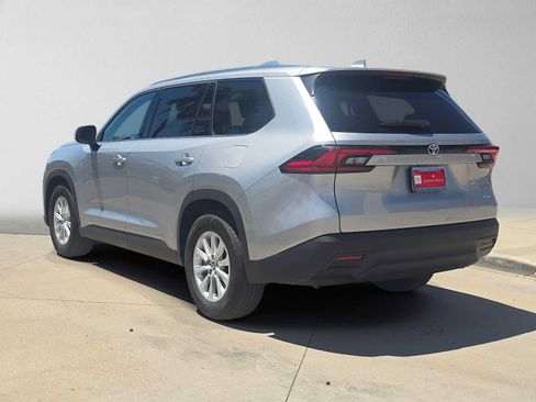 Certified 2026 Toyota Grand Highlander FWD image 5