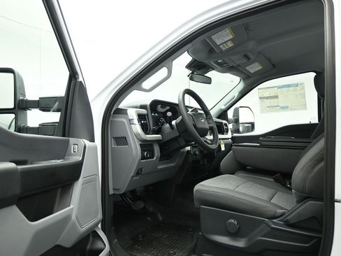New 2026 Ford F250 XL w/ XL Chrome Package image 8