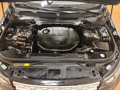 Used 2018 Land Rover Discovery HSE AWD/4WD image 43