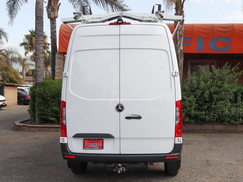 Used 2024 Mercedes-Benz Sprinter 2500 w/ Acoustic Package image 7