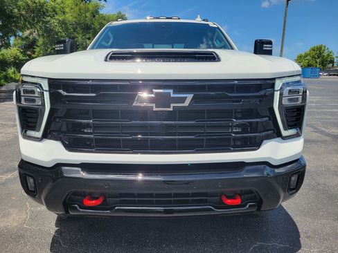 Used 2026 Chevrolet Silverado 2500 LTZ w/ LTZ Plus Package AWD/4WD image 2