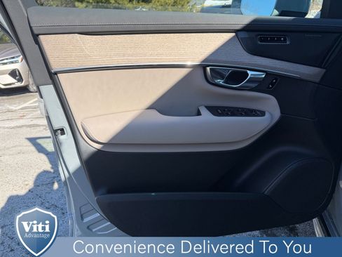 New 2026 Volvo XC90 B6 Plus w/ Protection Package Premier image 11