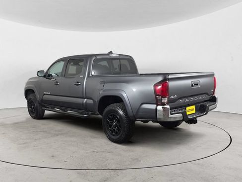 Used 2019 Toyota Tacoma SR5 AWD/4WD image 7