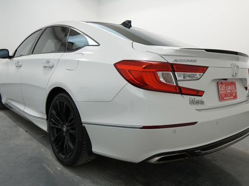 Used 2018 Honda Accord Touring image 5