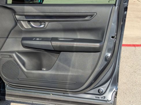 Used 2025 Honda CR-V Sport image 27
