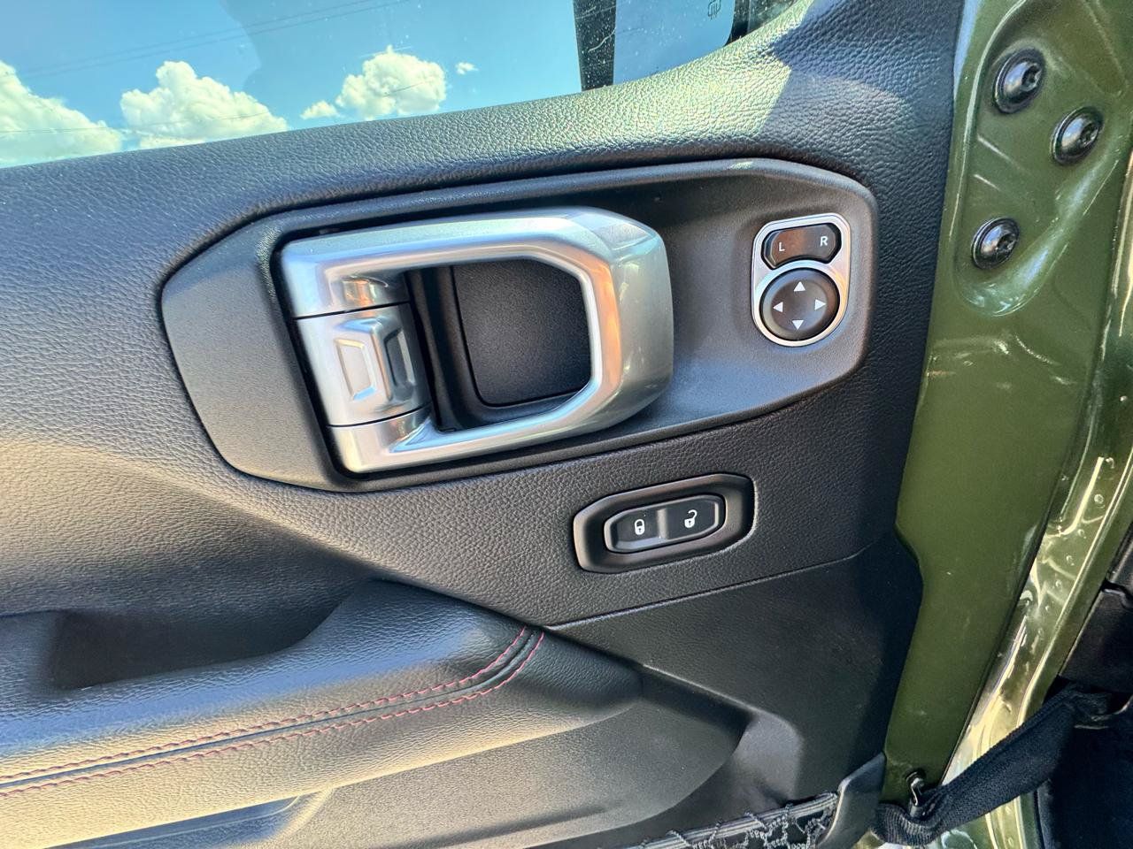 Used 2021 Jeep Gladiator Rubicon AWD/4WD image 28